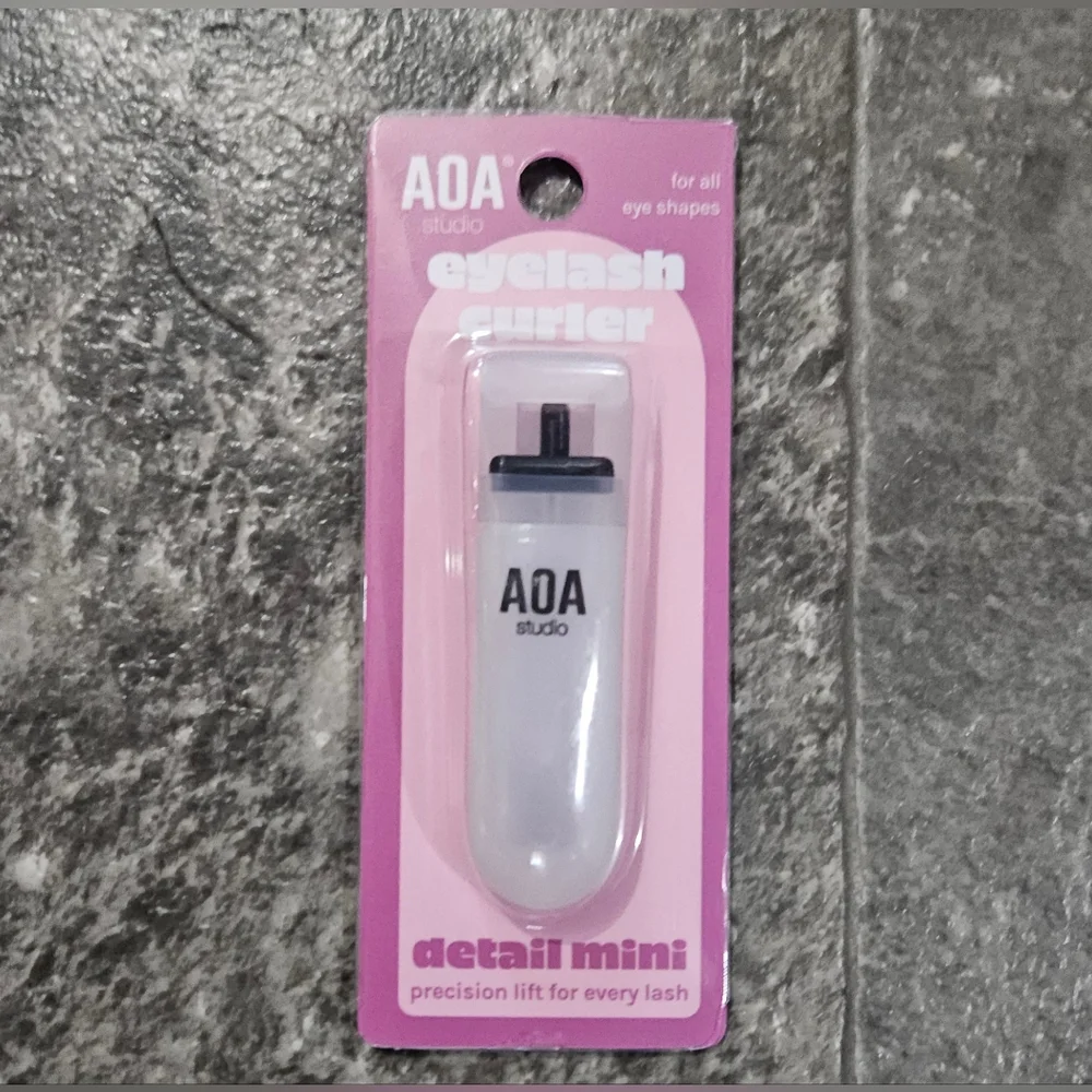 Detail Mini Eyelash Curler + Replacement BNIB